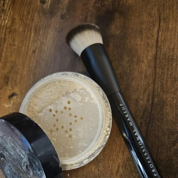 Nyx Professional Makeup, Won't Stop Foundation Brush, Creates Smooth Finish - Picture 8 of 8